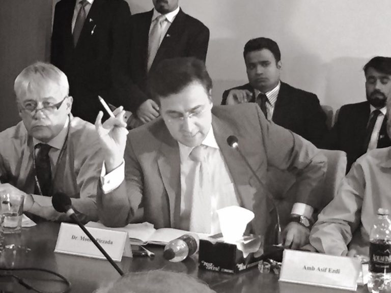 Panama Crisis & Government by threats, bluffs and lies!